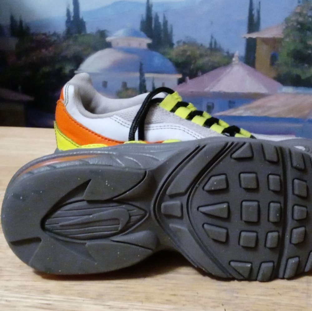 Nike Air Max 95 Kids Size 11C Dark Grey, Light Grey,Neon Green&Orange.Like🆕🚴 - Picture 13 of 15
